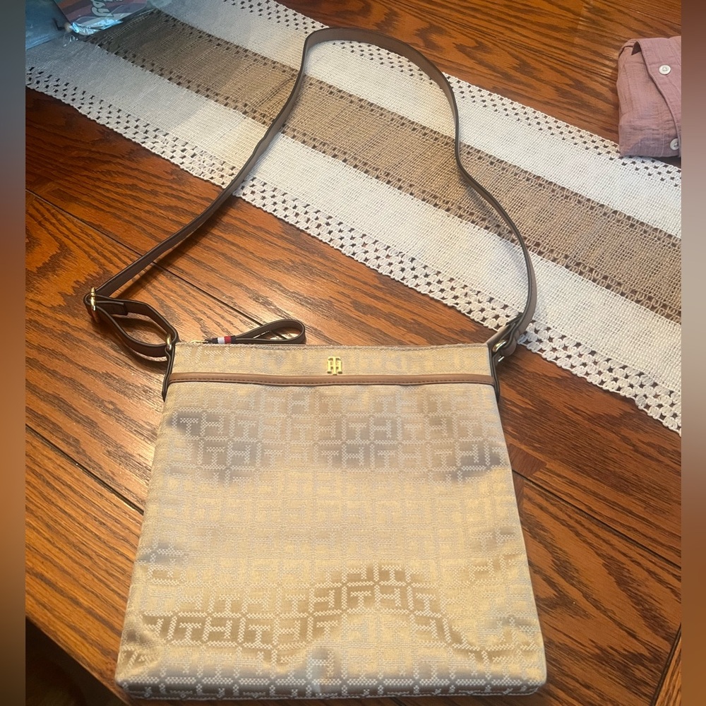Tommy Hilfiger crossbody bag